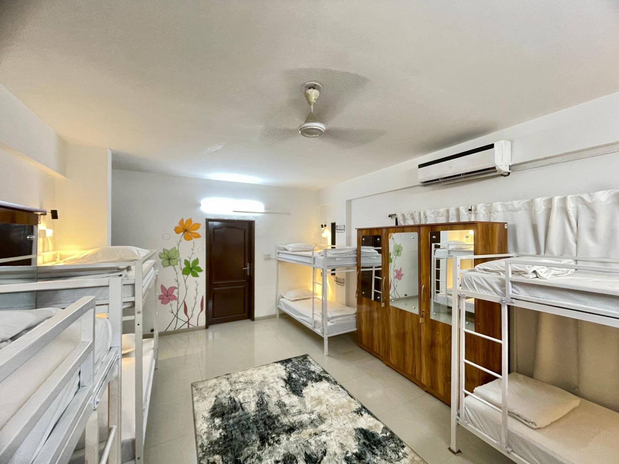Hoshtel99 - Lux - Stay, Cowork And Cafe - Luxurious Bungalow Пуна Экстерьер фото