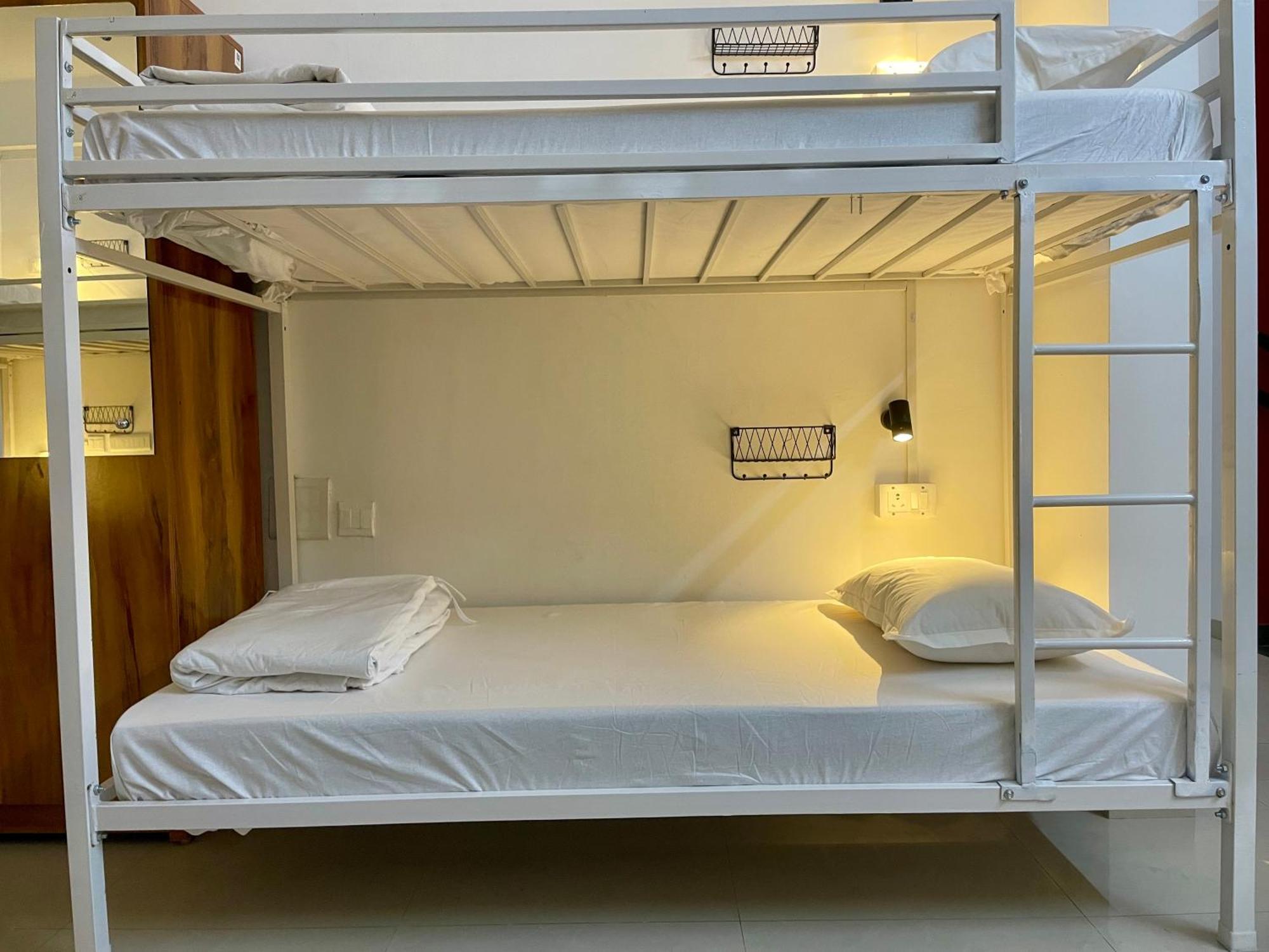 Hoshtel99 - Lux - Stay, Cowork And Cafe - Luxurious Bungalow Пуна Экстерьер фото
