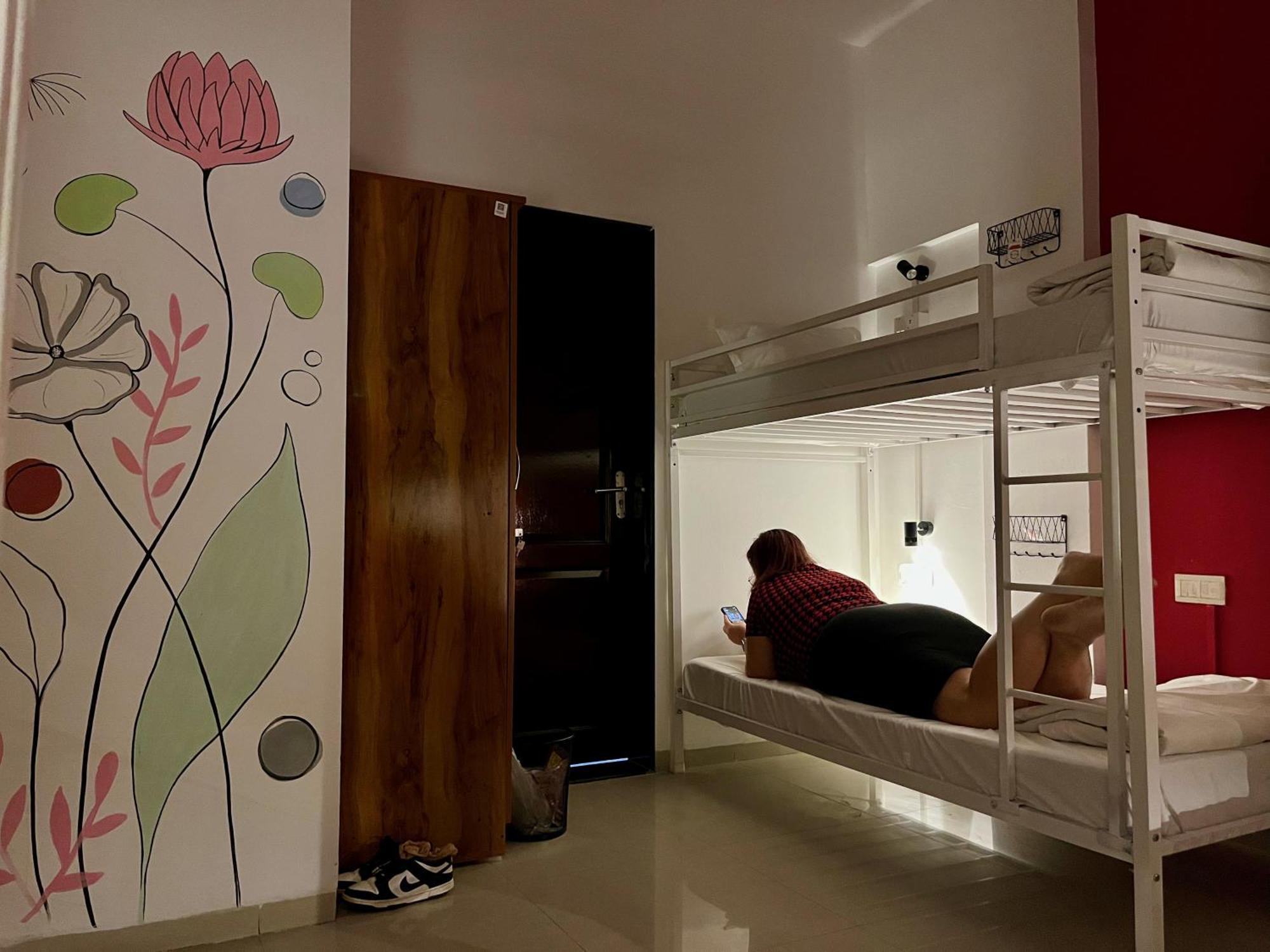 Hoshtel99 - Lux - Stay, Cowork And Cafe - Luxurious Bungalow Пуна Экстерьер фото