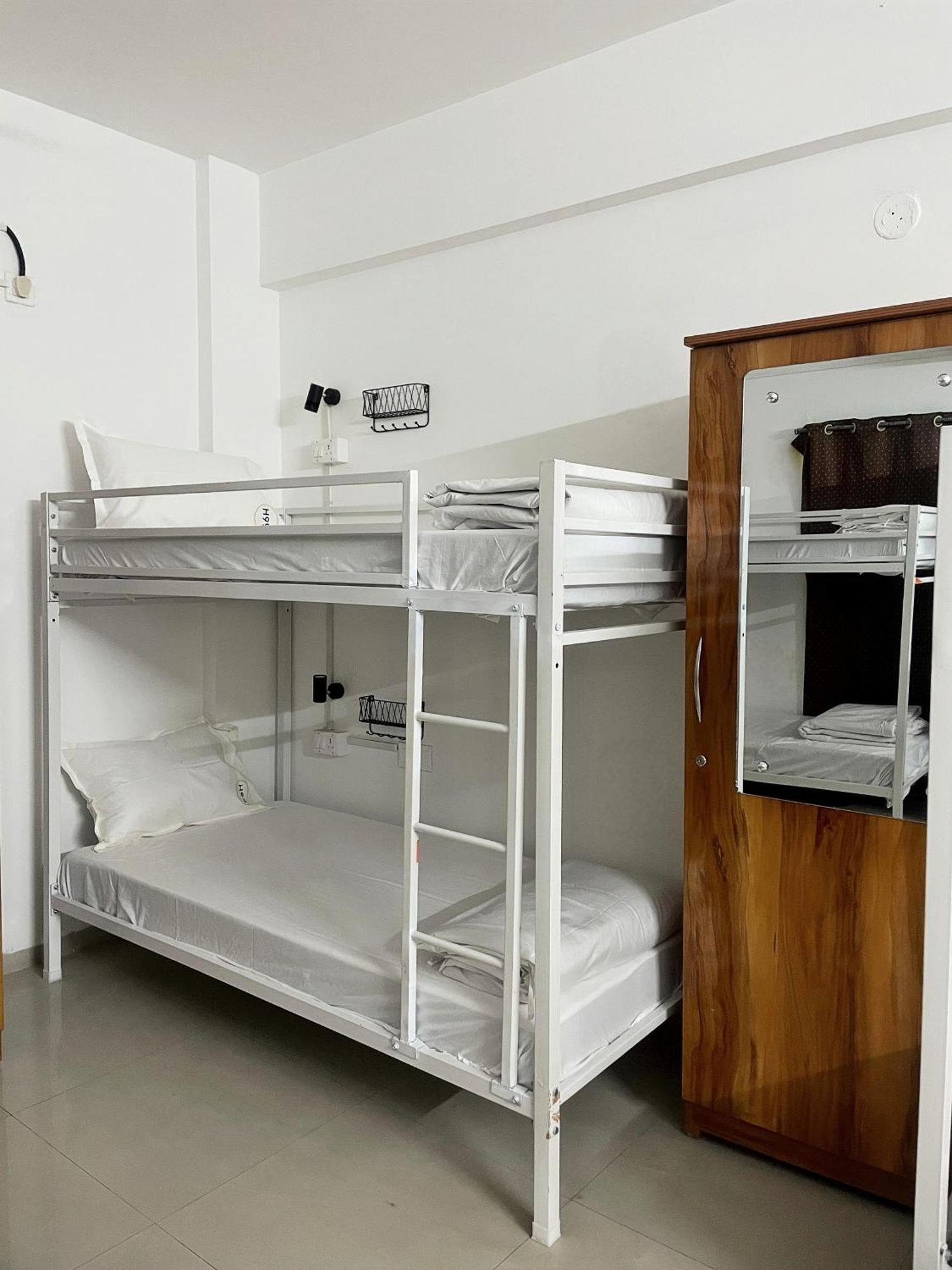 Hoshtel99 - Lux - Stay, Cowork And Cafe - Luxurious Bungalow Пуна Экстерьер фото