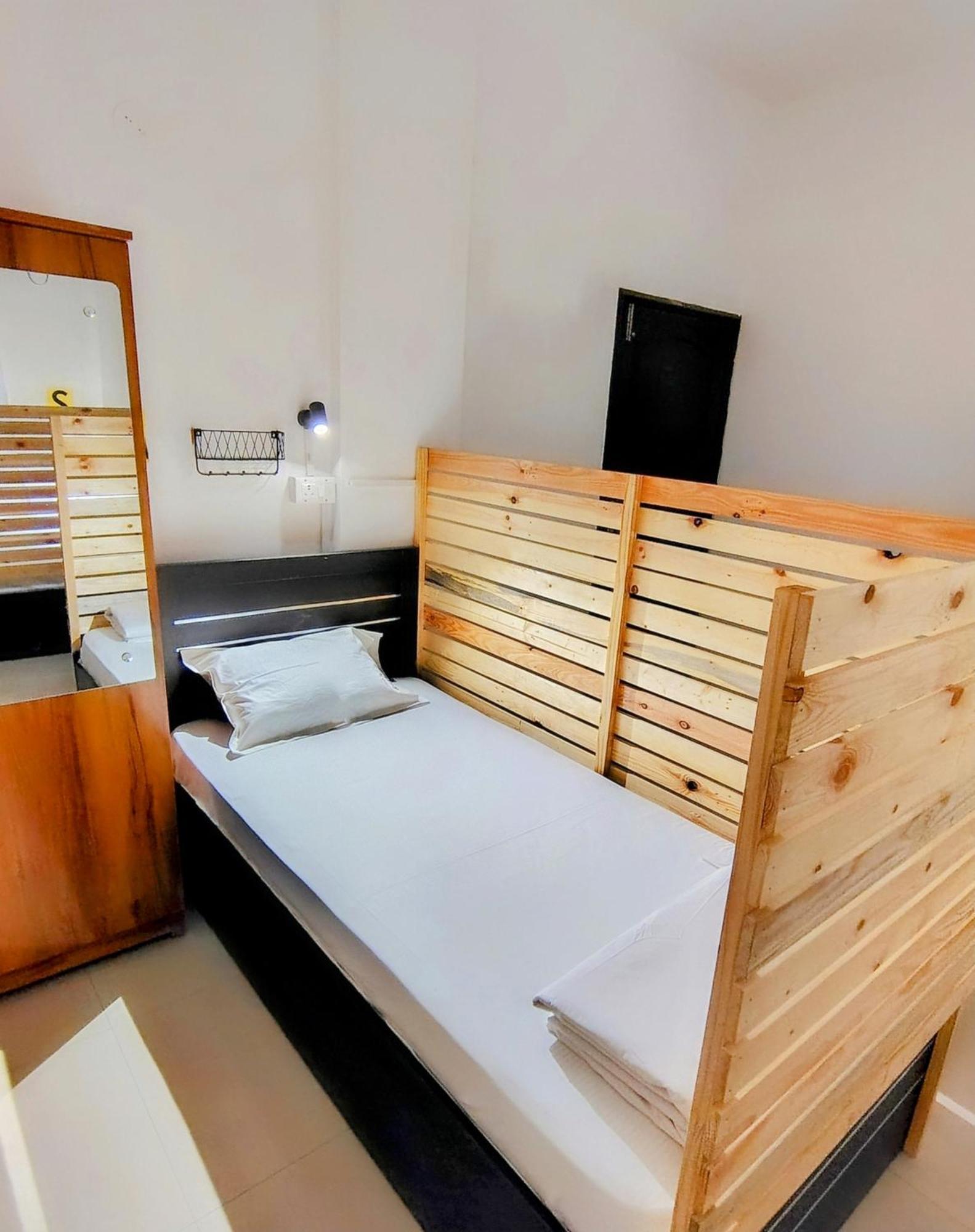 Hoshtel99 - Lux - Stay, Cowork And Cafe - Luxurious Bungalow Пуна Экстерьер фото