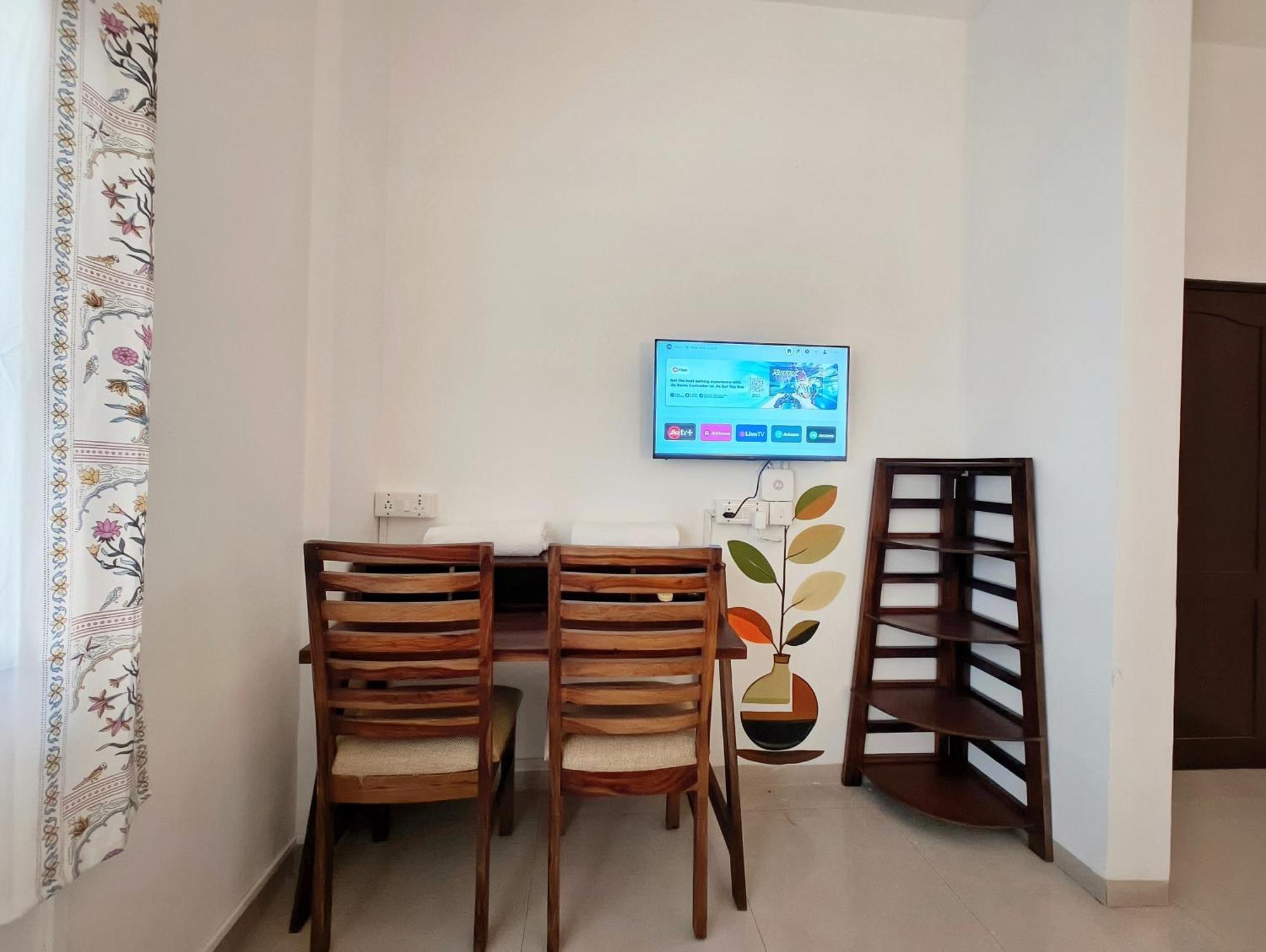 Hoshtel99 - Lux - Stay, Cowork And Cafe - Luxurious Bungalow Пуна Экстерьер фото